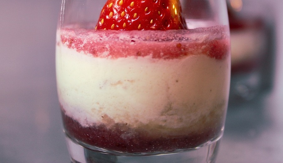 Krem z bitej śmietany mascarpone i galaretki