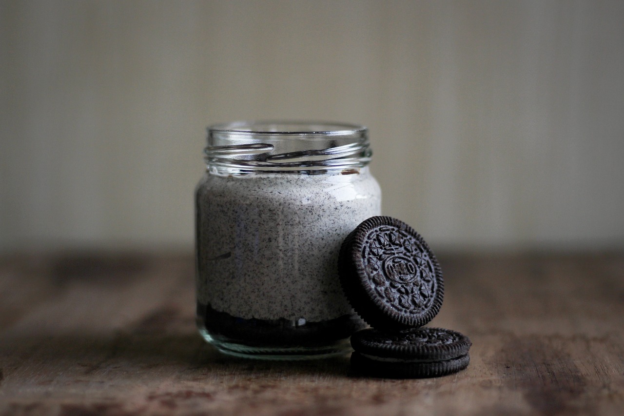 Jak zrobić pyszny deser Oreo w pojemniczkach?